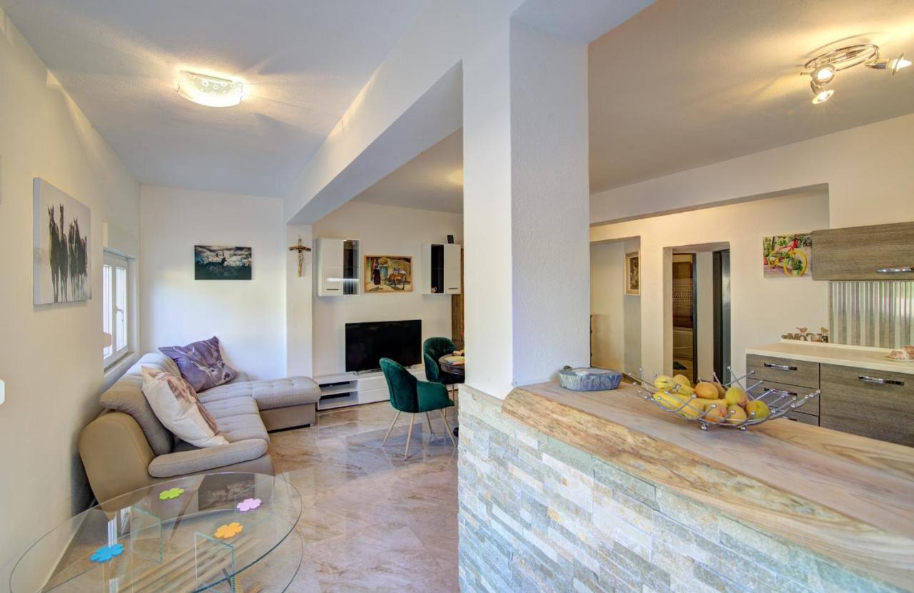 Appartement House Of Velebit Adria à Senj  Extérieur photo